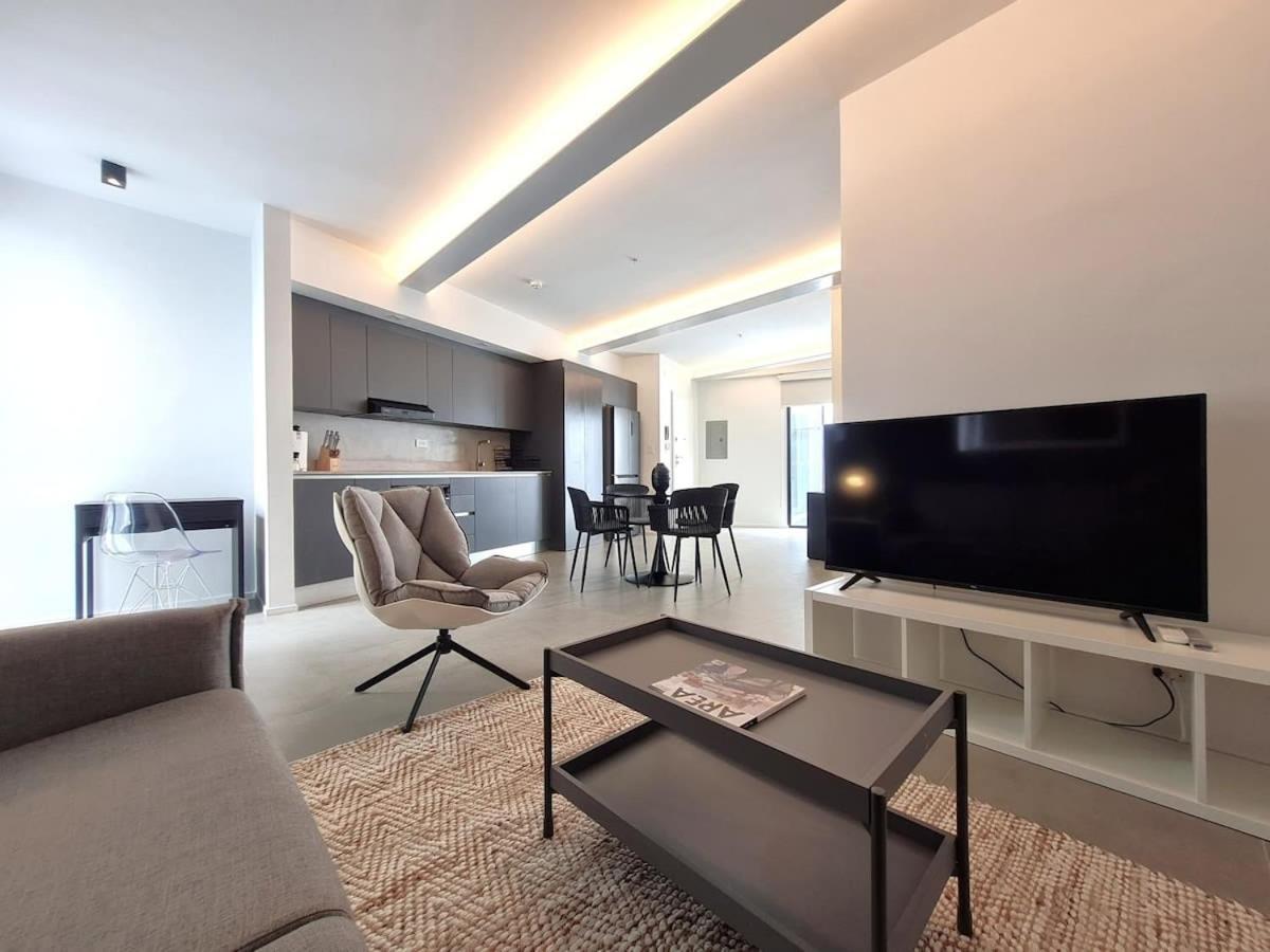 Designer 2br With Pool In Casco Antiguo Ciudad de Panamá