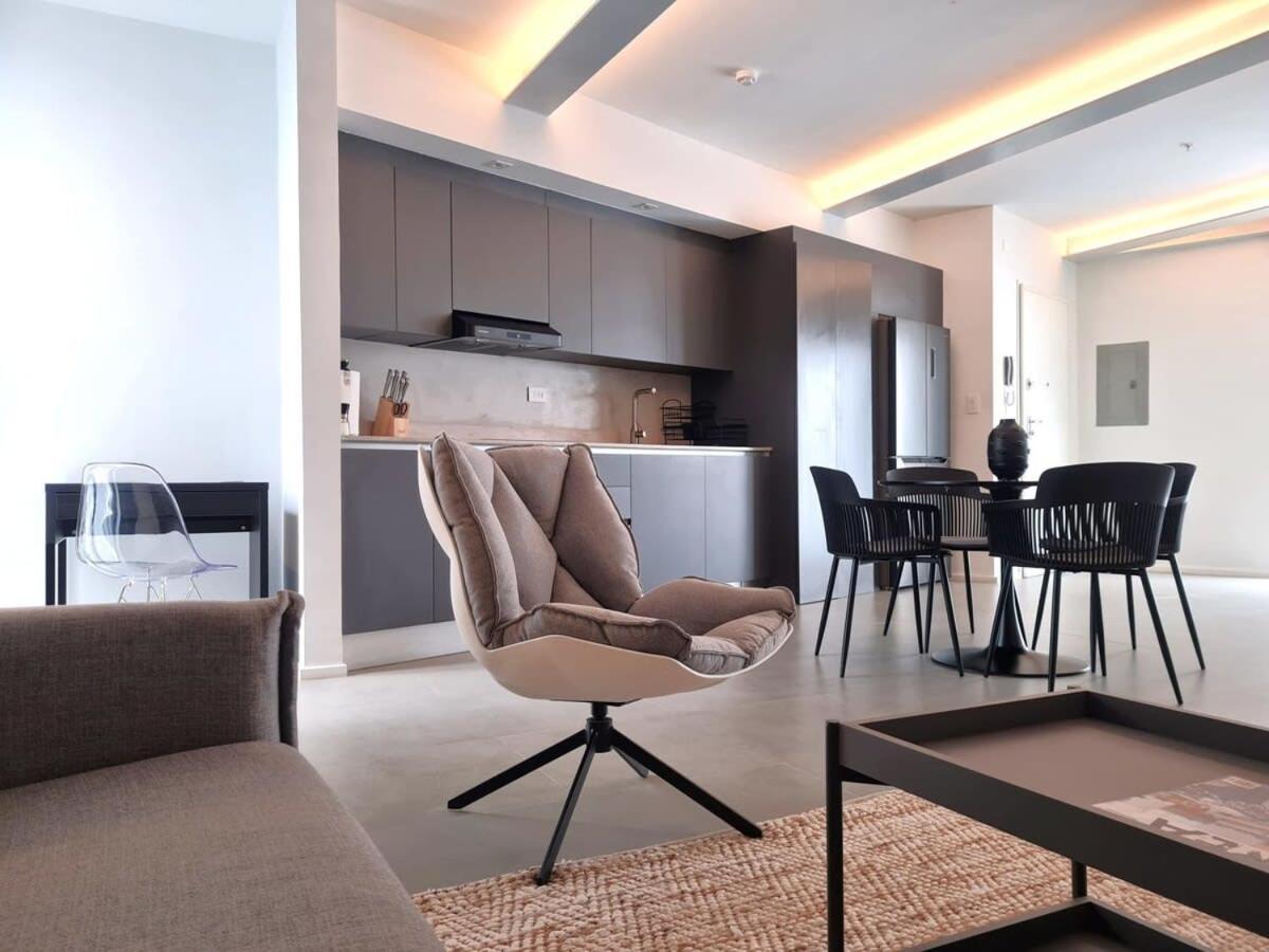Designer 2br With Pool In Casco Antiguo Ciudad de Panamá